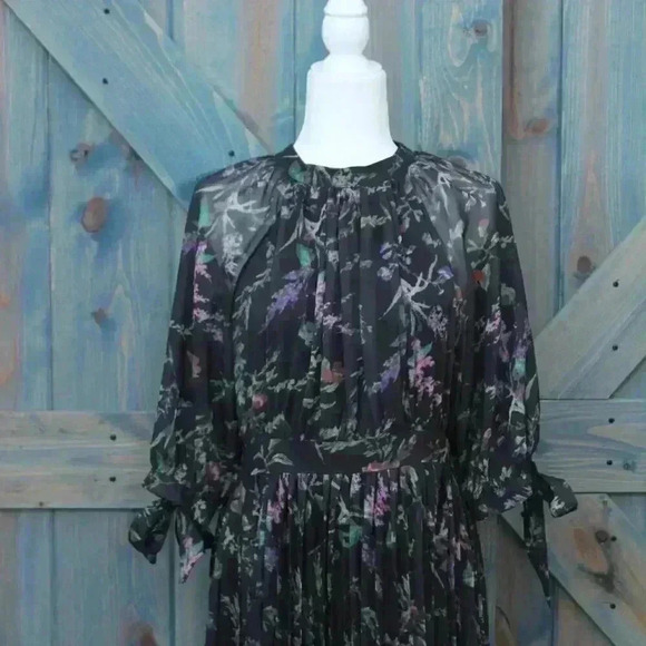 Floral Maxi Dress Black Pleated Skirt Long Tie Sleeve Size Medium - Picture 7 of 10